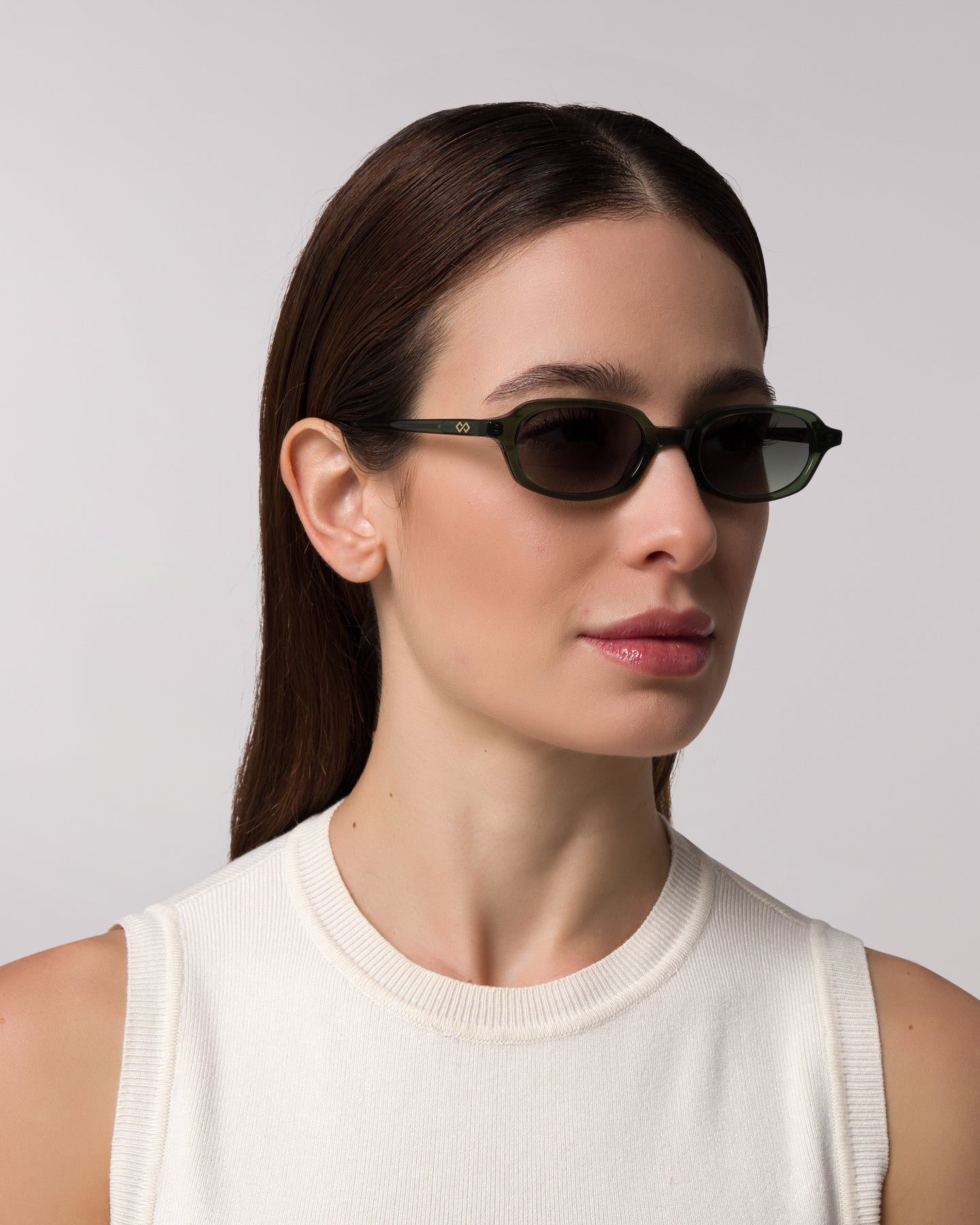 Shop Carolyn Sunglasses in Pine Colour – Available Online in USA, UK, Canada & United Arab Emirates
